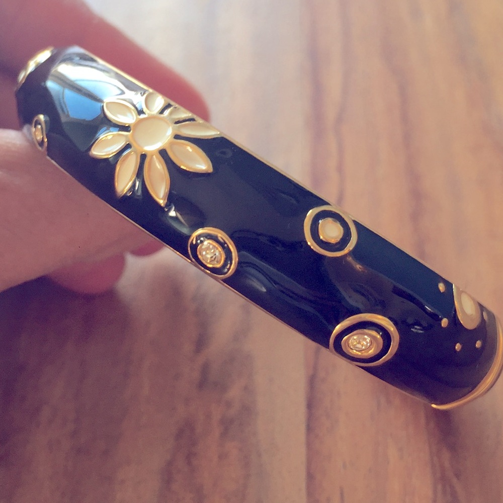 Enamel Hinged Bracelet Sm size